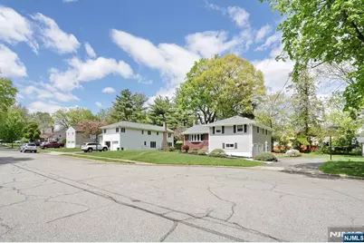 800 Glenside Court, Oradell, NJ 07649 - Photo 42