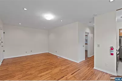 239 Crescent Lane 1 #1, Cliffside Park, NJ 07010 - Photo 10