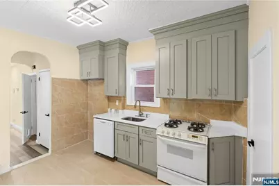 244 Lincoln Avenue 1 #1, Cliffside Park, NJ 07010 - Photo 2
