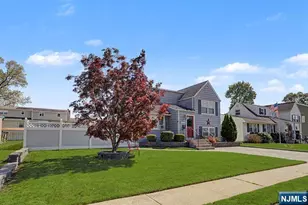 294 Hayes Dr, Saddle Brook Township, NJ 07663 - Photo 2