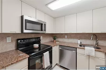 38 Moonachie Road 101 #101, Hackensack, NJ 07601 - Photo 10
