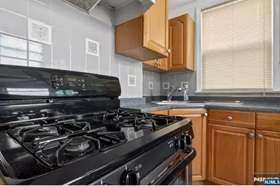 176 Boyd Avenue, Jersey City, NJ 07304 - Photo 30