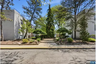 462 D River Road D #D, Nutley, NJ 07110 - Photo 2