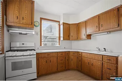 608 Washington Avenue, Belleville, NJ 07109 - Photo 10