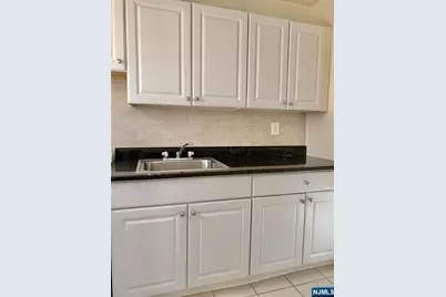 139 W Englewood Avenue 1A #1A, Teaneck Township, NJ 07666 - Photo 6
