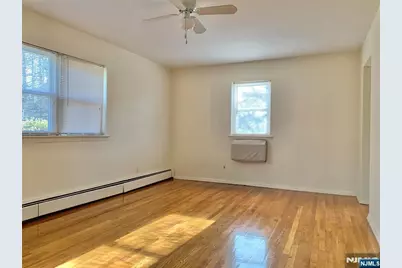 139 W Englewood Avenue 1A #1A, Teaneck Township, NJ 07666 - Photo 4