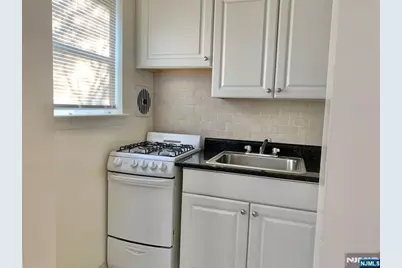 139 W Englewood Avenue 1A #1A, Teaneck Township, NJ 07666 - Photo 8