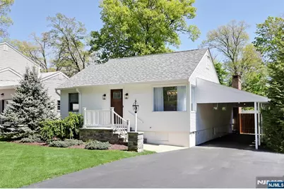 28 Minnehaha Boulevard, Oakland, NJ 07436 - Photo 2