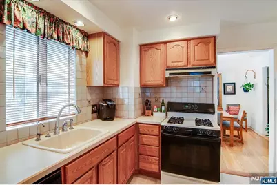 830 Collingwood Avenue, Maywood, NJ 07607 - Photo 8