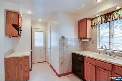 830 Collingwood Avenue, Maywood, NJ 07607 - Photo 10