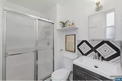 394 Woodlawn Avenue 2 #2, Jersey City, NJ 07305 - Photo 16