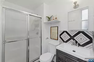 394 Woodlawn Ave 2, Jersey City, NJ 07305 - Photo 16