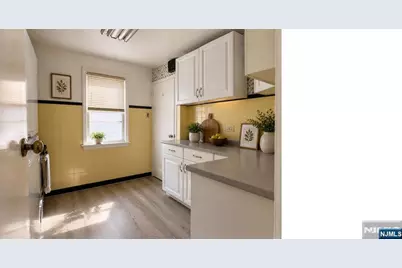 390 Chestnut Street, Paramus, NJ 07652 - Photo 6
