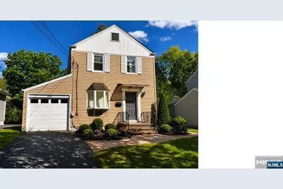 390 Chestnut Street, Paramus, NJ 07652 - Photo 1