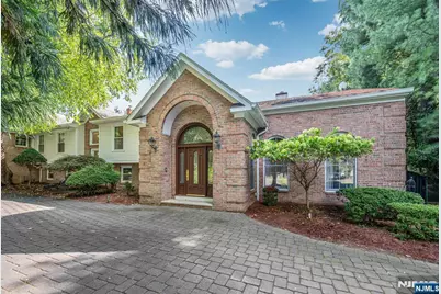 24 Vanderbeck Lane, Mahwah, NJ 07430 - Photo 2