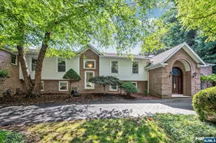 24 Vanderbeck Ln, Mahwah, NJ 07430 - Photo 4