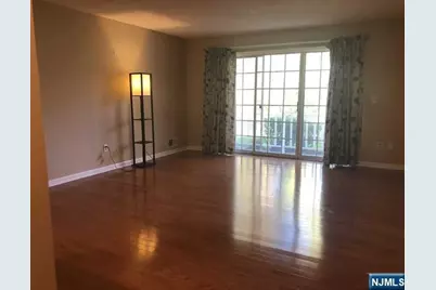327 Linden Street 327 #327, Mahwah, NJ 07430 - Photo 4
