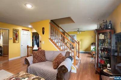 89 Vaughan Drive 824 #824, Newark, NJ 07103 - Photo 6