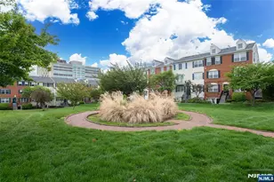 89 Vaughan Dr 824, Newark, NJ 07103 - Photo 2