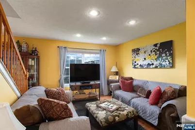 89 Vaughan Drive 824 #824, Newark, NJ 07103 - Photo 4