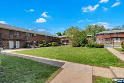 186 Terhune C #20, Lodi, NJ 07644 - Photo 12
