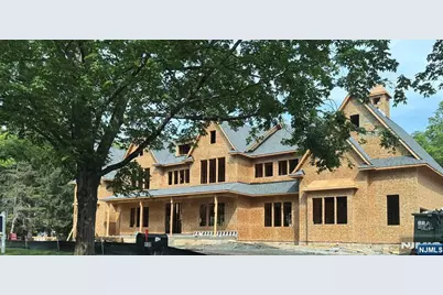 939 Briarwoods Road, Franklin Lakes, NJ 07417 - Photo 2