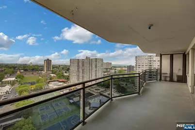 2077 Center Avenue 20C #20C, Fort Lee, NJ 07024 - Photo 32
