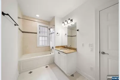 180 Edgewater Road 1A #1A, Cliffside Park, NJ 07010 - Photo 18