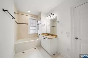 180 Edgewater Road 1A, Cliffside Park, NJ 07010 - Photo 18