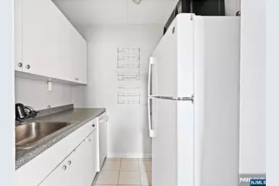 300 Lookout Avenue C4 #C4, Hackensack, NJ 07601 - Photo 8