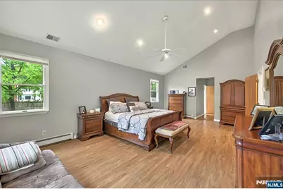 915 Glen Avenue, Washington Township, NJ 07676 - Photo 20