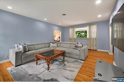 915 Glen Avenue, Washington Township, NJ 07676 - Photo 10