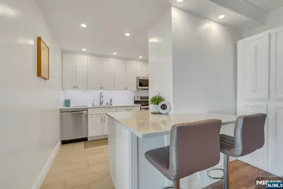 1530 Palisade Avenue 23E #23E, Fort Lee, NJ 07024 - Photo 6
