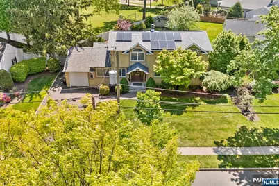 124 Crain Road, Paramus, NJ 07652 - Photo 2