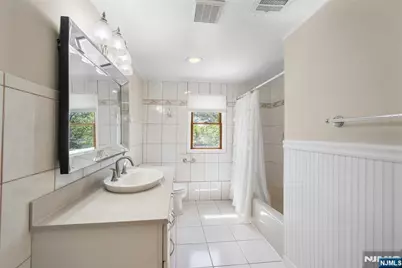 124 Crain Road, Paramus, NJ 07652 - Photo 36
