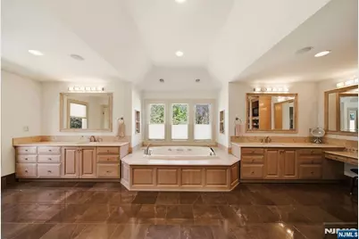 61 Essex Drive, Tenafly, NJ 07670 - Photo 26
