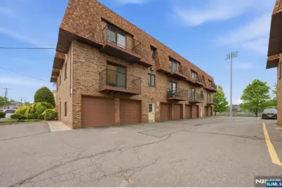 825 Riverside Avenue 203 #203, Lyndhurst Township, NJ 07071 - Photo 2