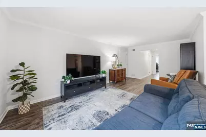 825 Riverside Avenue 203 #203, Lyndhurst Township, NJ 07071 - Photo 4
