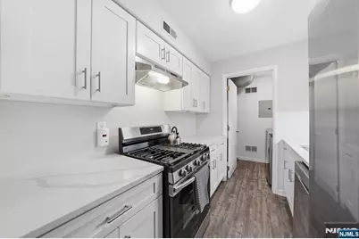 825 Riverside Avenue 203 #203, Lyndhurst Township, NJ 07071 - Photo 10