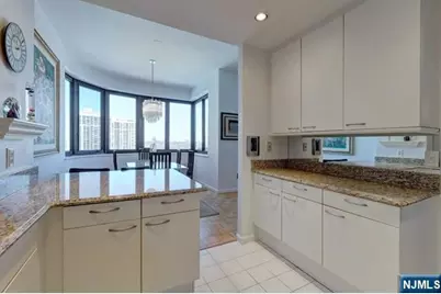 100 Carlyle Drive 17B-N #17B-N, Cliffside Park, NJ 07010 - Photo 4