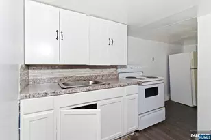176c Parker St, Newark, NJ 07104 - Photo 12