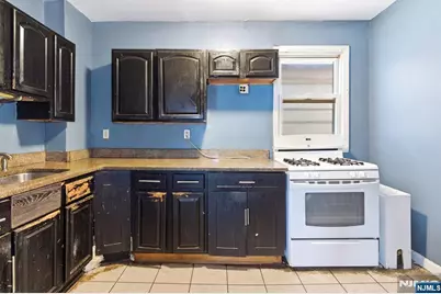 176C Parker Street, Newark, NJ 07104 - Photo 4