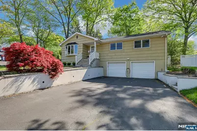 154 Spring Valley Road, Park Ridge, NJ 07656 - Photo 4