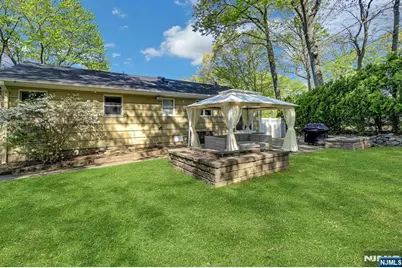 154 Spring Valley Road, Park Ridge, NJ 07656 - Photo 34