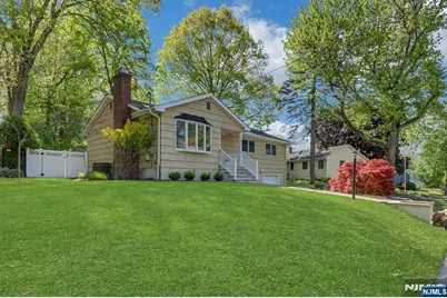 154 Spring Valley Road, Park Ridge, NJ 07656 - Photo 2