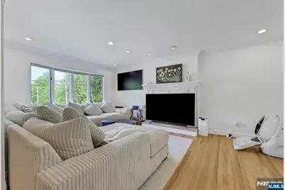 154 Spring Valley Road, Park Ridge, NJ 07656 - Photo 6