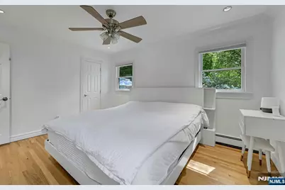 154 Spring Valley Road, Park Ridge, NJ 07656 - Photo 18