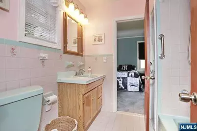 35 Demarest Avenue, Bergenfield, NJ 07621 - Photo 14