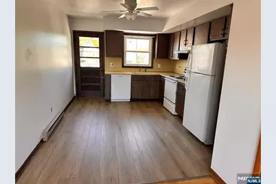 333 Green Avenue 6 #6, Lyndhurst Township, NJ 07071 - Photo 6