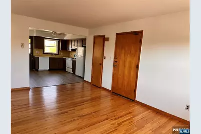 333 Green Avenue 6 #6, Lyndhurst Township, NJ 07071 - Photo 4